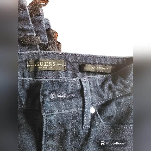 GUESS Jean's! Size 25 - Picture 4 of 4